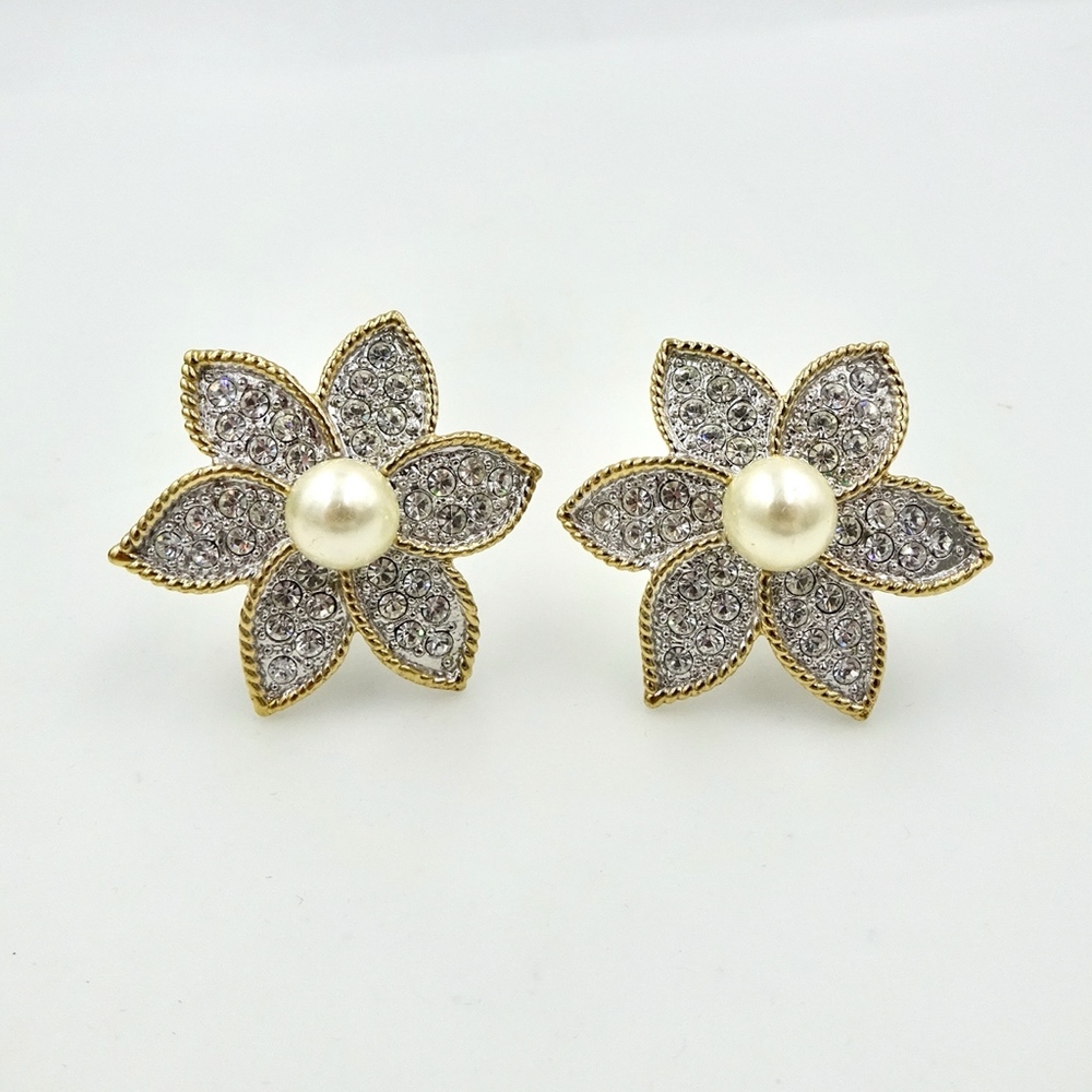SWAROVSKI CRYSTAL PEARL FLOWER EARRINGS